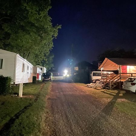 Camping Les Portes Du Perche Mamers Exterior photo