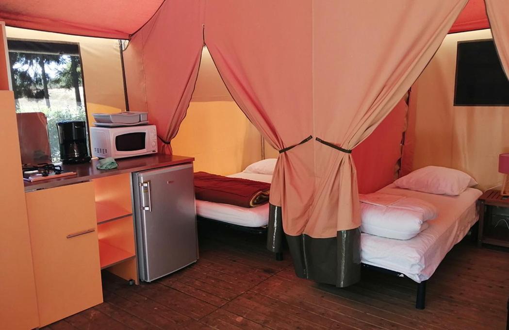 Camping Les Portes Du Perche Mamers Exterior photo