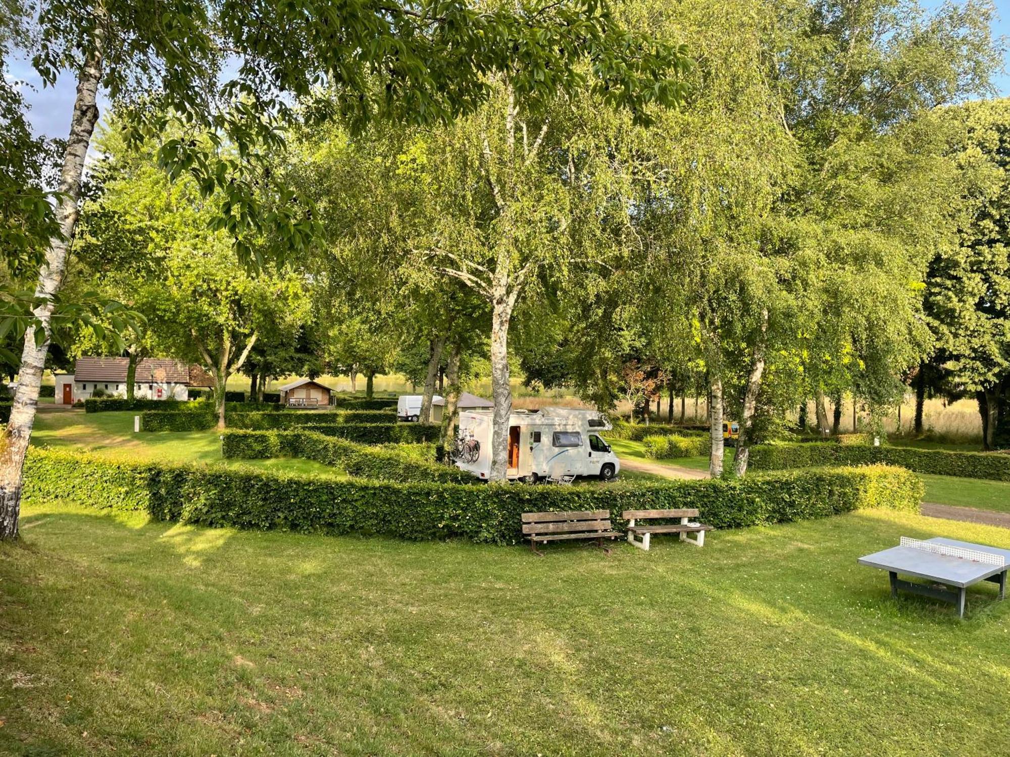 Camping Les Portes Du Perche Mamers Exterior photo