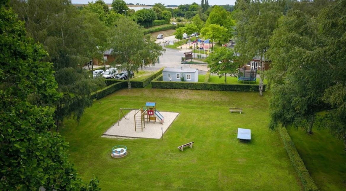 Camping Les Portes Du Perche Mamers Exterior photo
